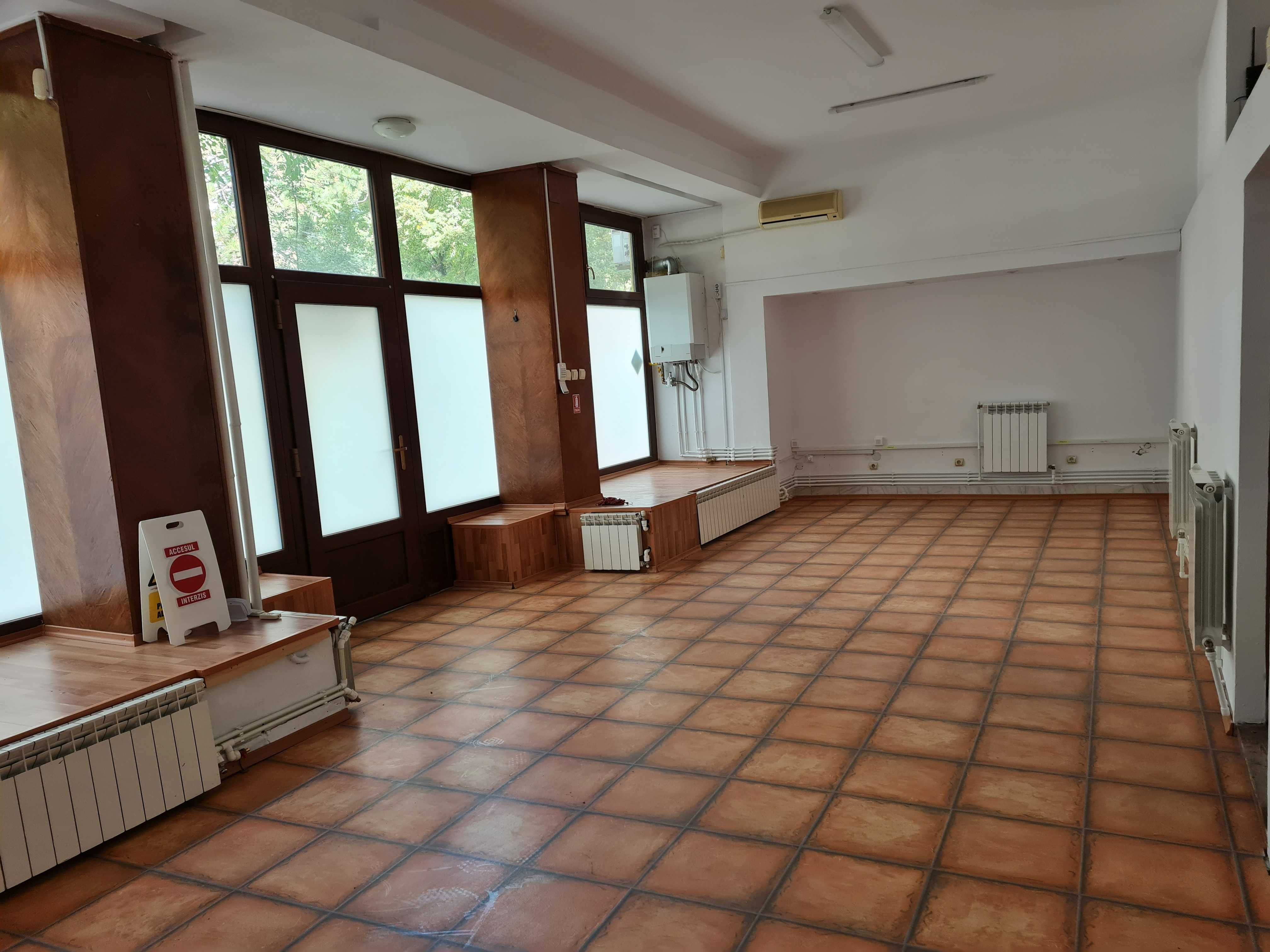 Spatiu comercial de vanzare/inchiriere zona Spicu 2600 euro/mp