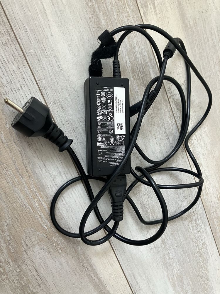Зарядно за лаптоп Dell - AC Adapter HA65NS5-00