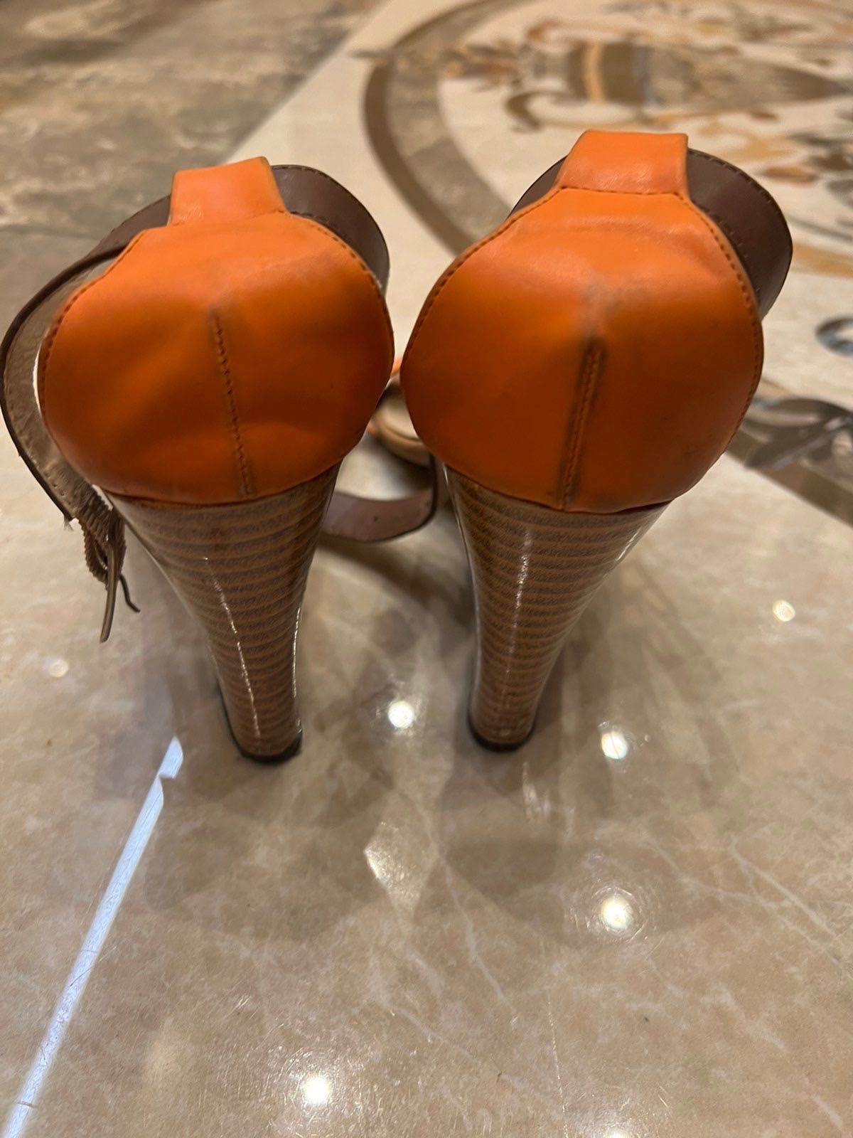 Дамски сандали на ток