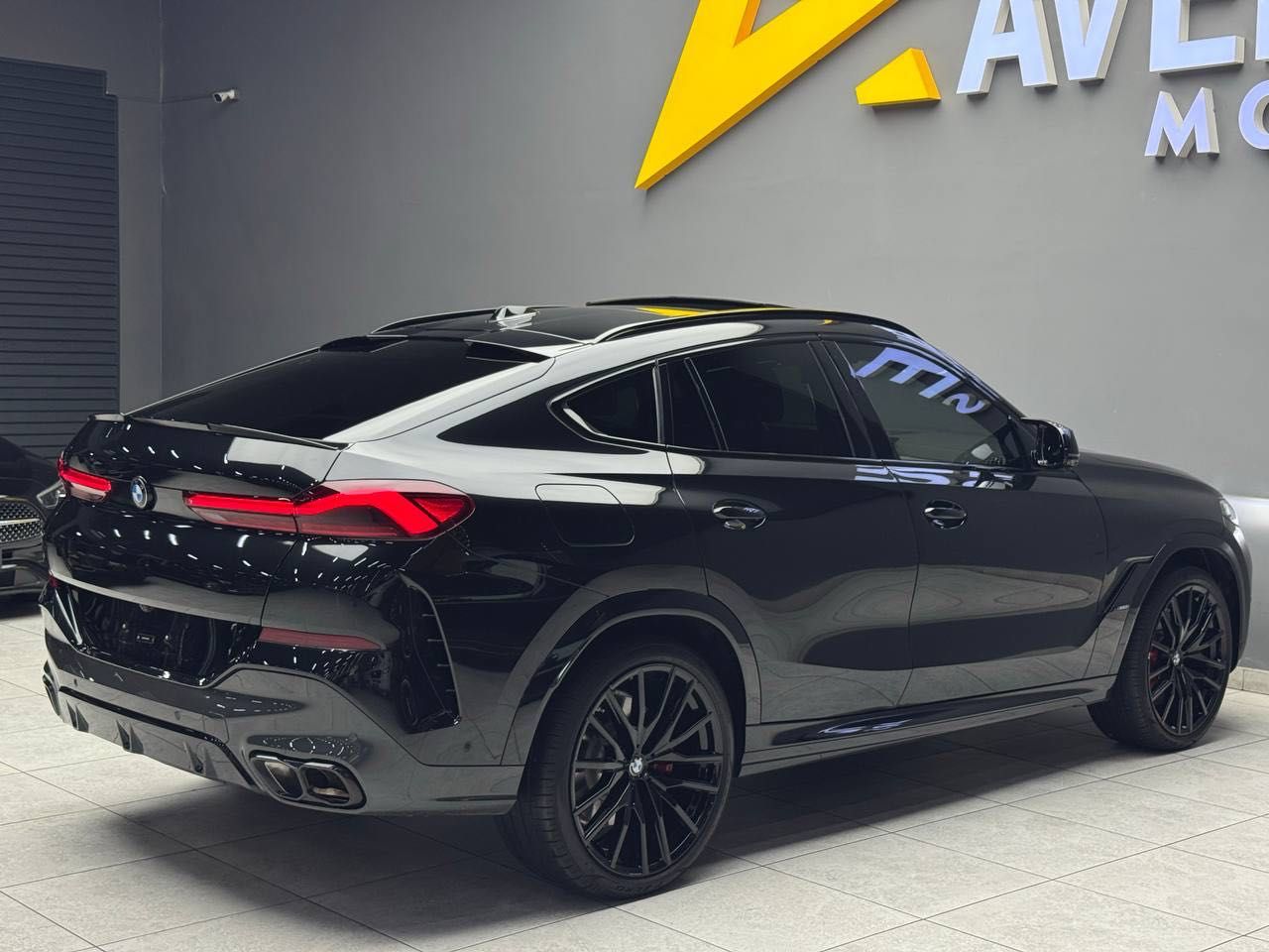 Продается BMW X6 M60i