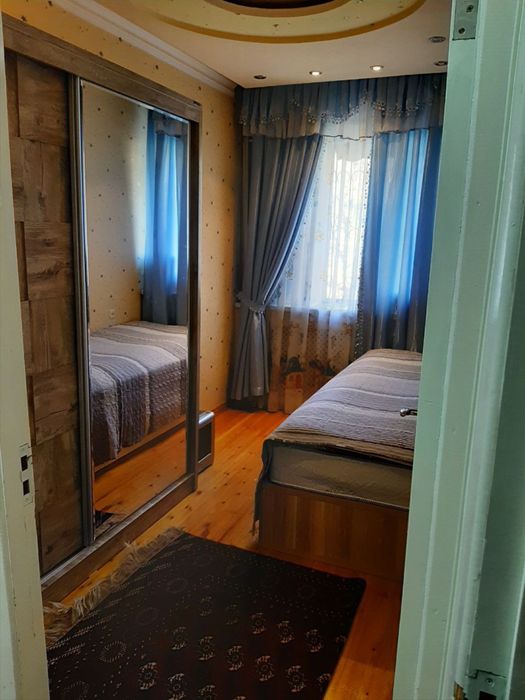 Yunusobod 4 kvartal uy sotiladi