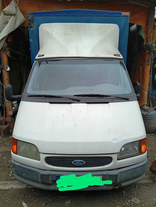 Camionetă Ford cu preluată