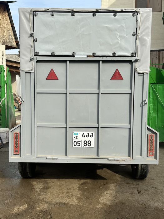 Прицеп коневозка