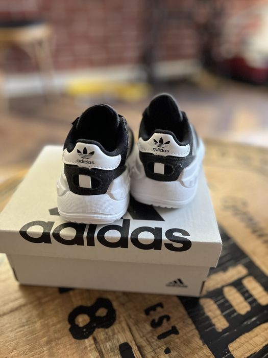 Бебешки обувки Adidas 20н