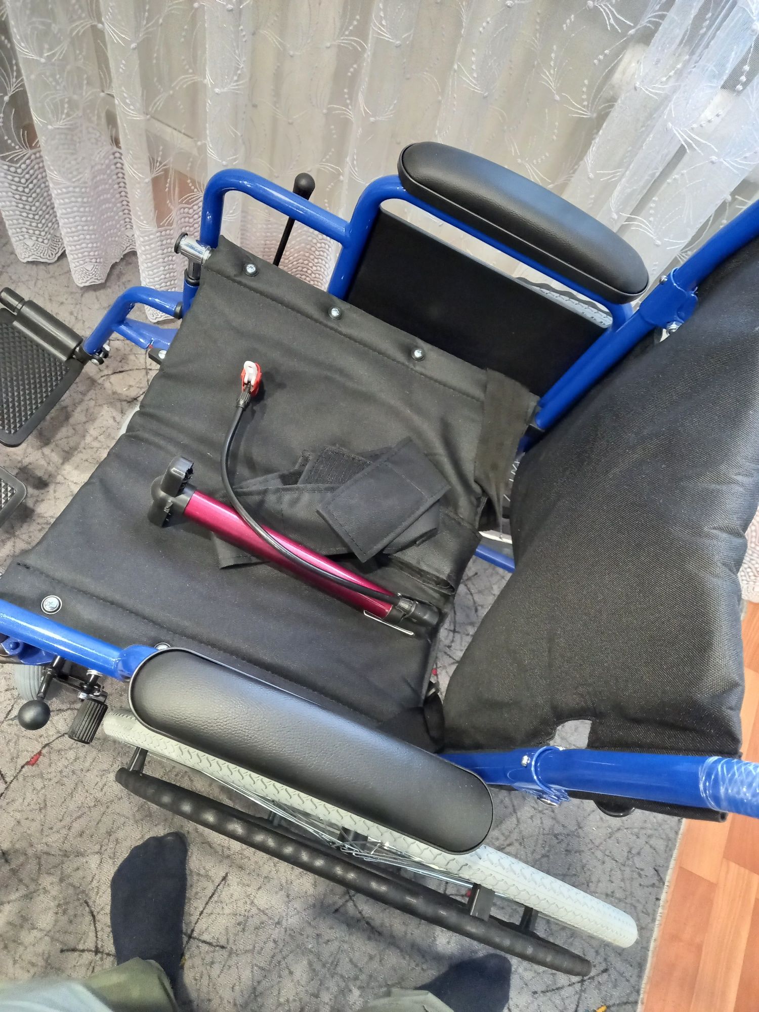 Продам инвалидные коляски одна домашняя другая уличная