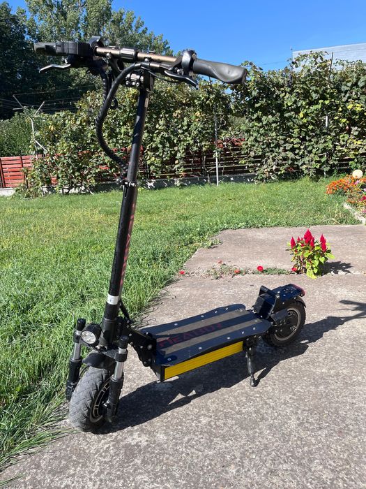 Trotineta electrica fieabor cu doua motoare 2400w