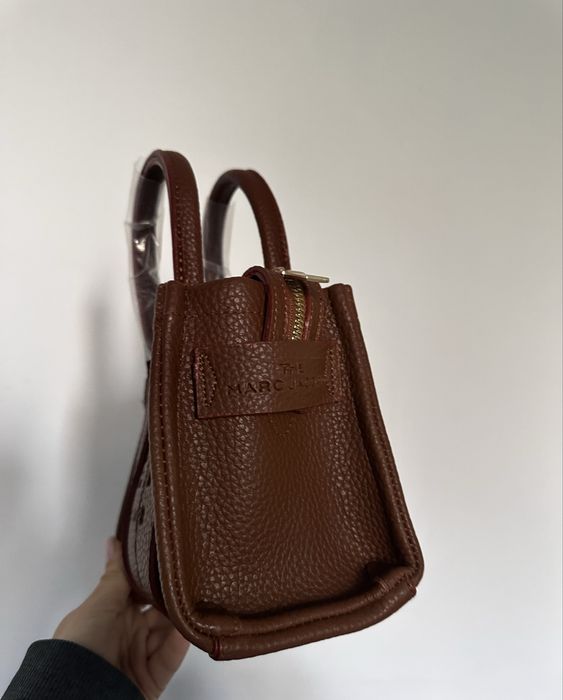 Чисто нова маркова чанта The Tote Bag - кожена