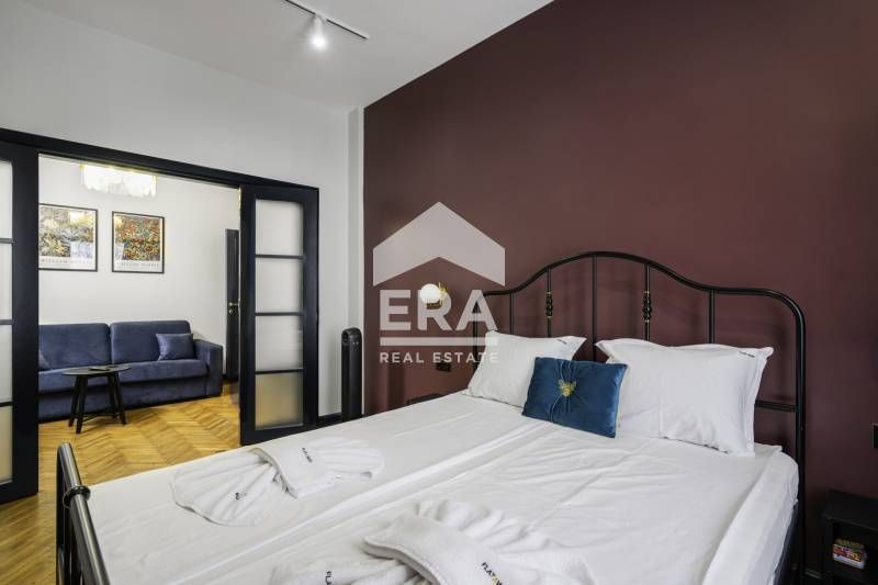 Продава се Двустаен апартамент в София, Център - 55 кв.м за 5453 €/кв.м - Снимка #4