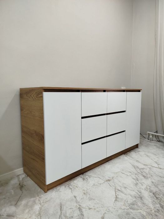 Комод большой.  шкаф