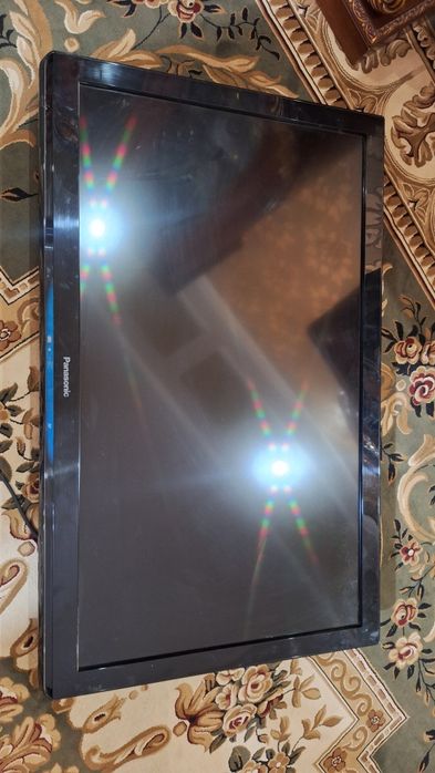 Panasonic 42" — в хорошем состоянии, НО экран разбит