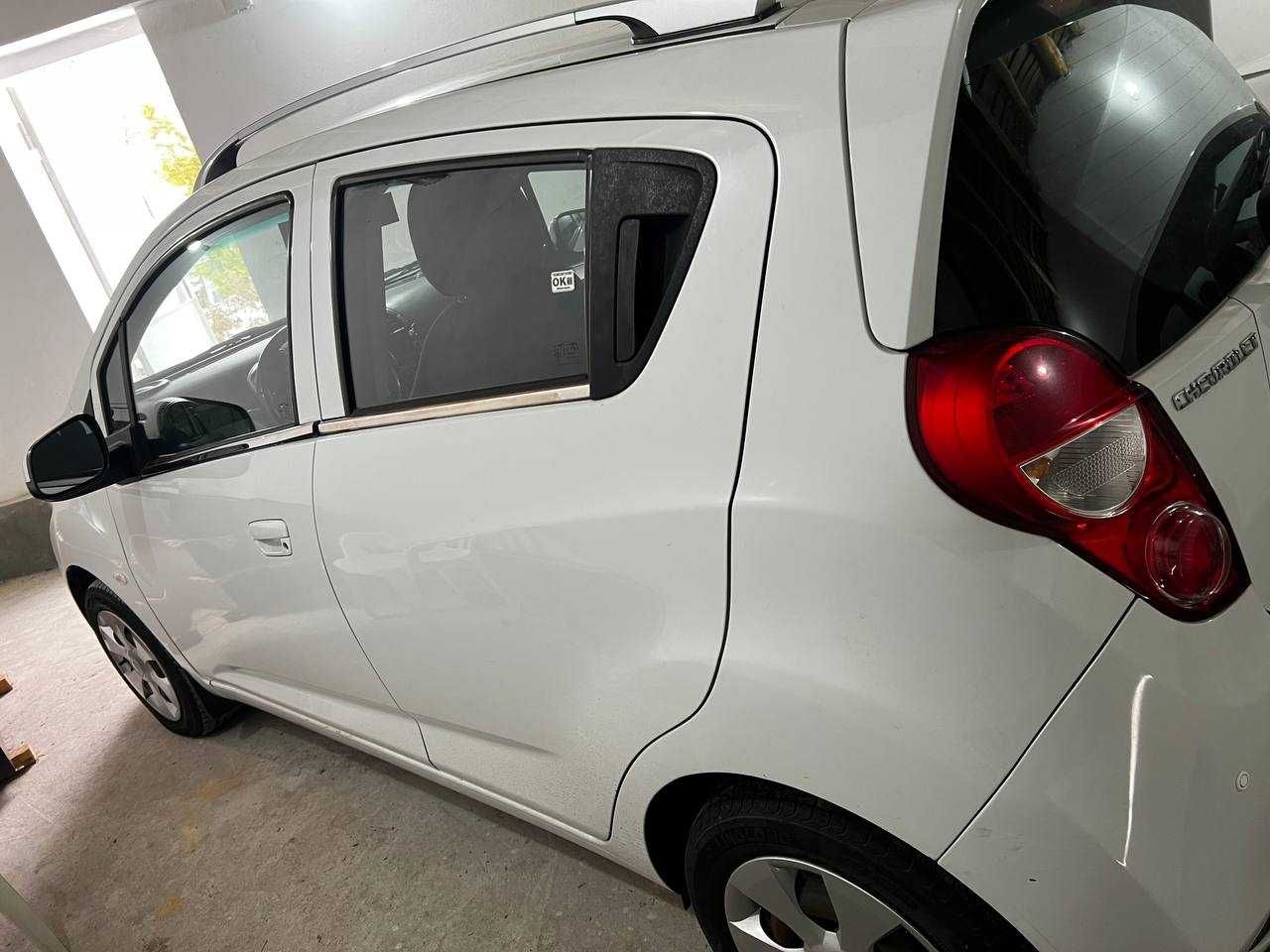 Chevrolet Spark белый, Автомат коробка, 2017год, 75000  пробег