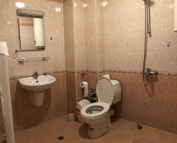 Дава се под наем Двустаен апартамент в Пловдив, Център - 65 кв.м за 383 € - Снимка #6