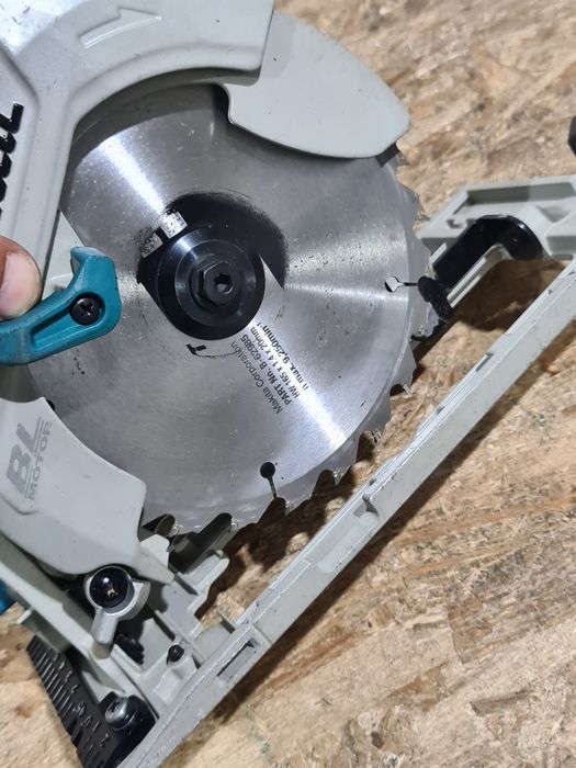 Circular pentru lemn Makita DHS680