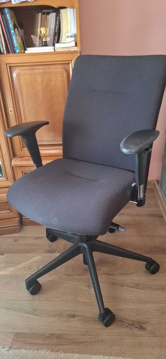 scaun cu rotile pentru birou