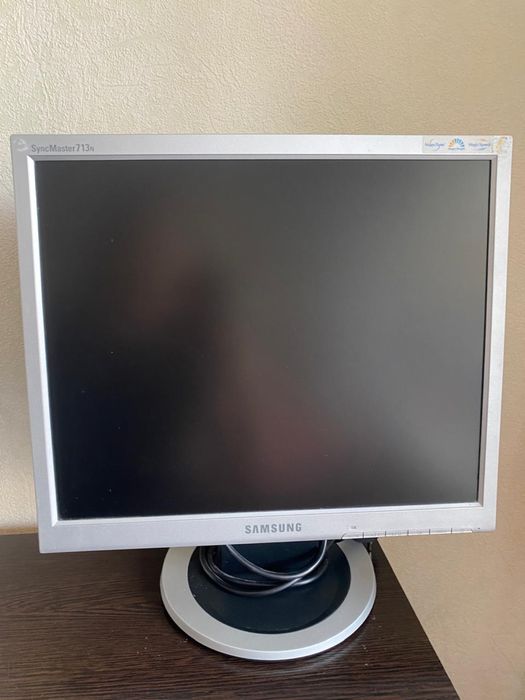 Продам монитор компьютерный samsung