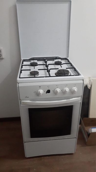 Продам газовую плиту