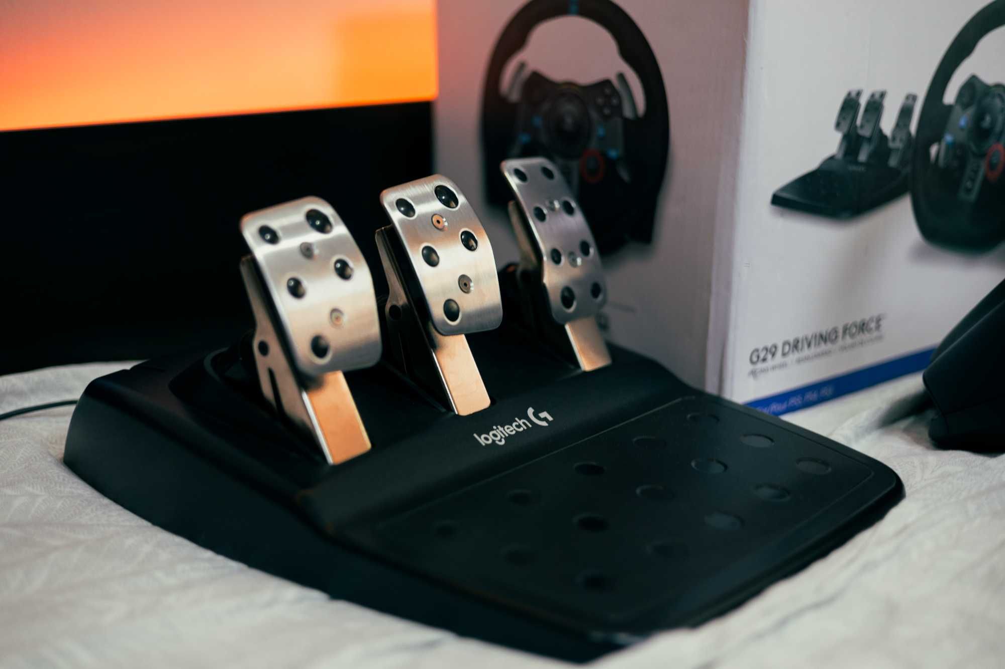 Продавам Волан Logitech G29 + Shifter