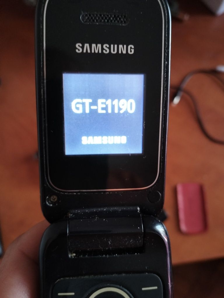 Samsung telefon mobil vechi