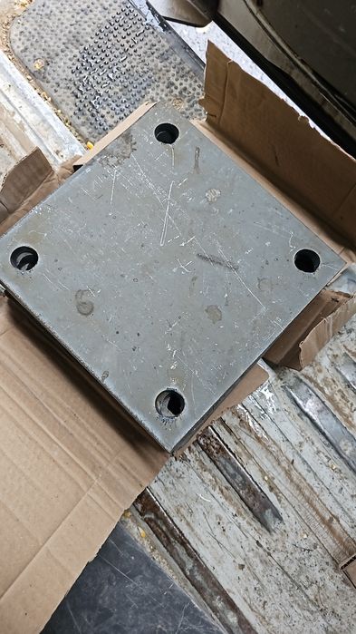 placi metalice 250×250×11