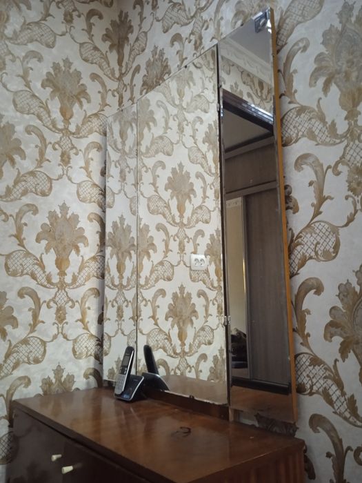 Qadimgi boʻlgan tremo, 2 Dana kreslo,stenka