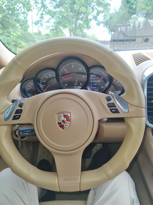 Vând Porsche Cayenne