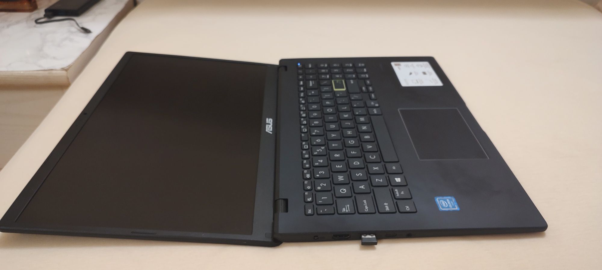 Laptop Asus E 510