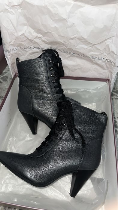 Совершенно новые итальянские ботинки Divina  натуральная кожа!