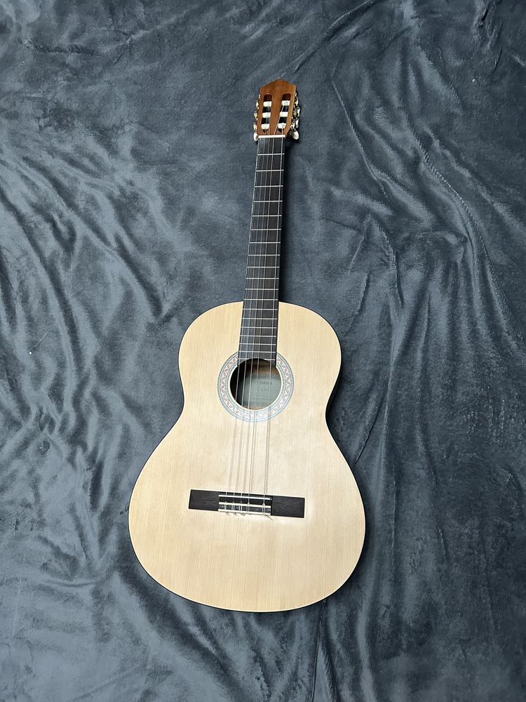классическая гитара yamaha c40m