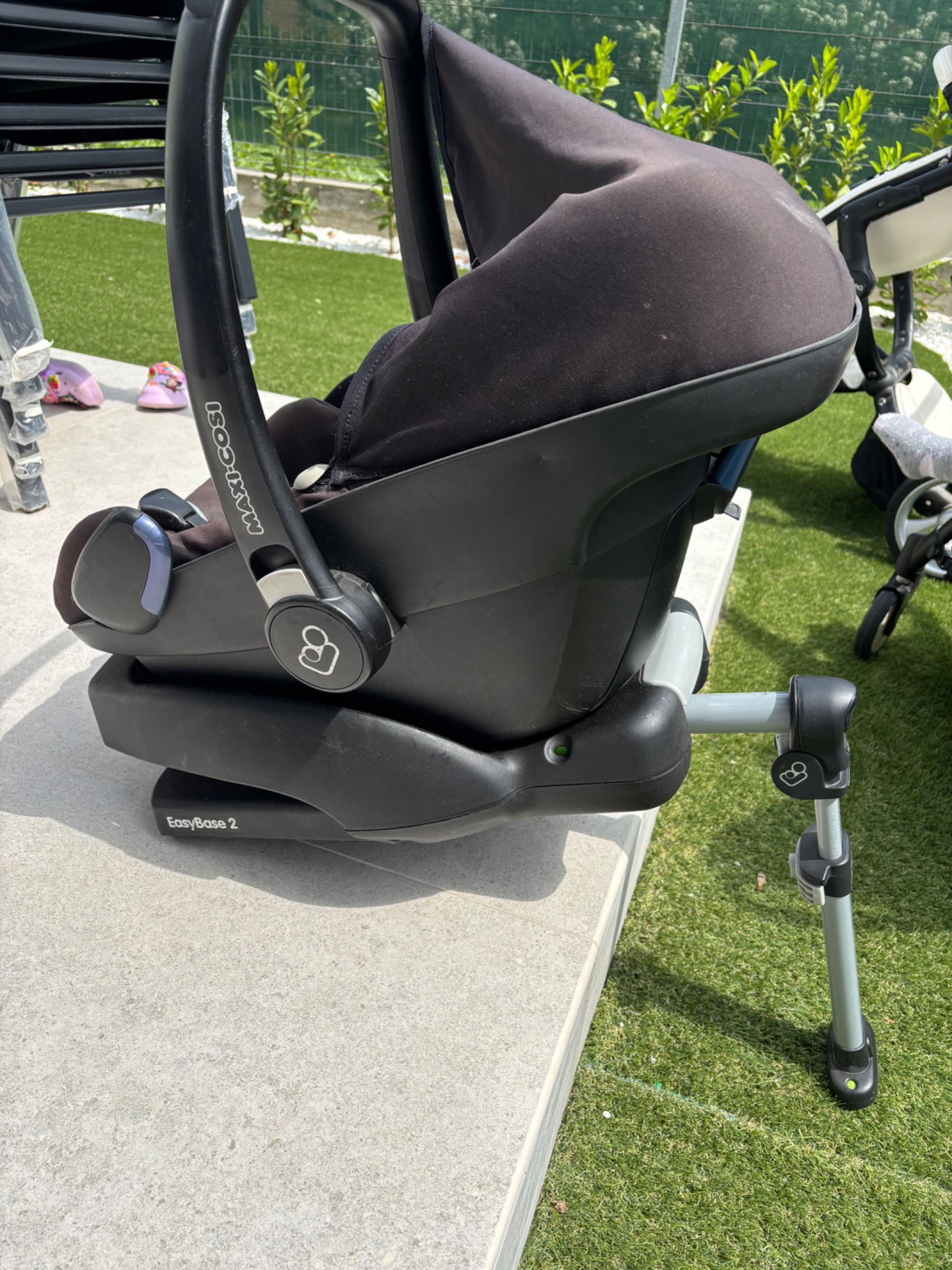 Carucior mima xari 3 in 1 + scoica masina maxi cosi