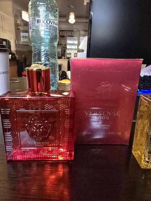 Parfum ce se vede în poze