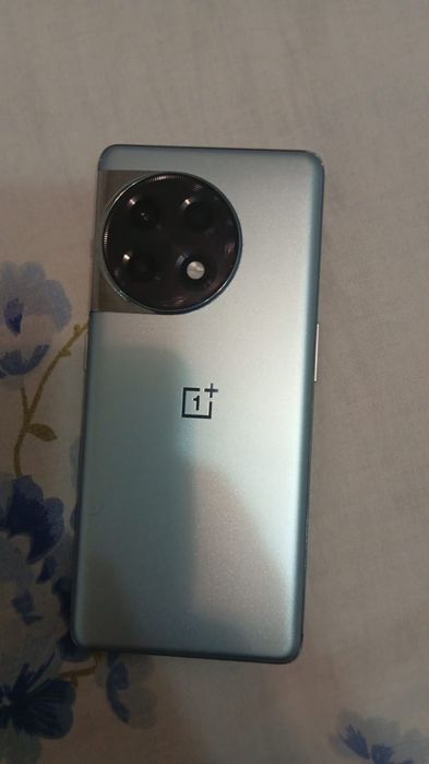 Oneplus 11R.    .