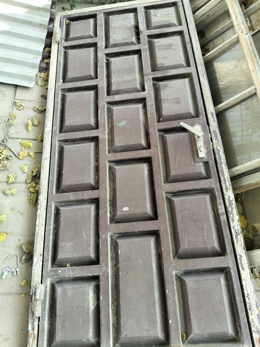 Eshik sotiladi narxi 600.000 kami bor yana gaplashamiz razmeri 205.90