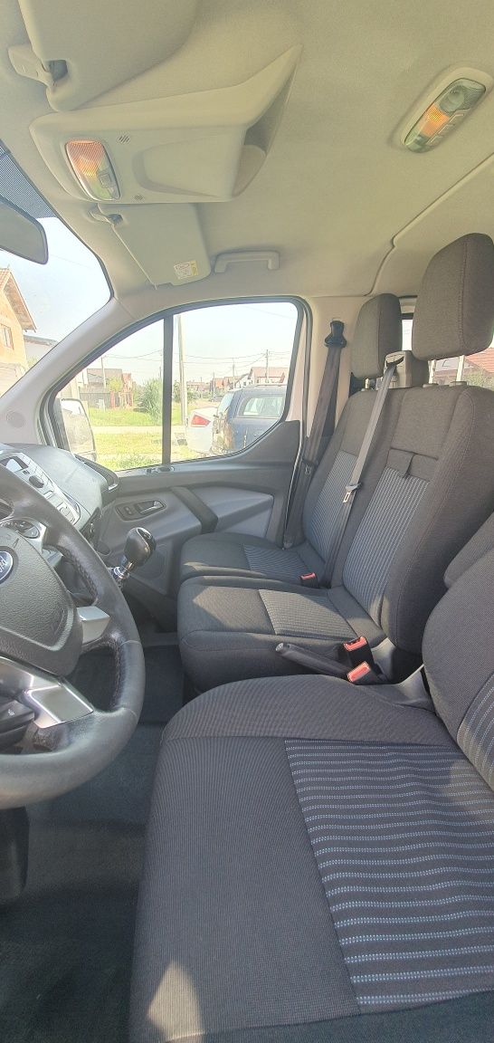 Închiriez microbuz Ford Transit Custom 8+1 locuri