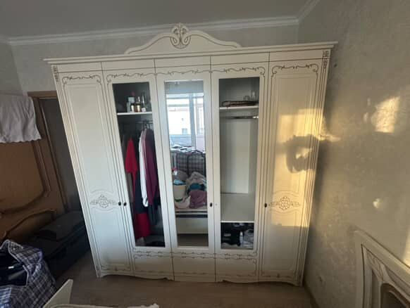 Продам шкаф, люстра, комод, кровать