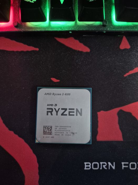 Vând procesoar AMD RYZEN 3 4100, 4,00 Ghz