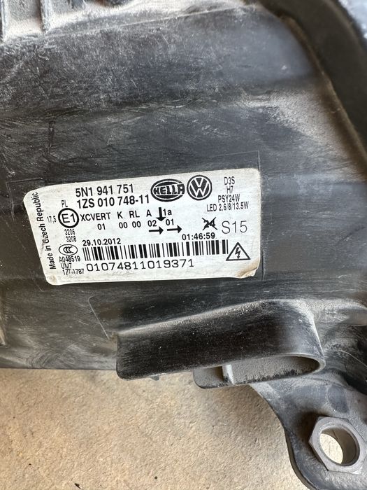 VW Touran ляв фар Bi-Xenon Оем