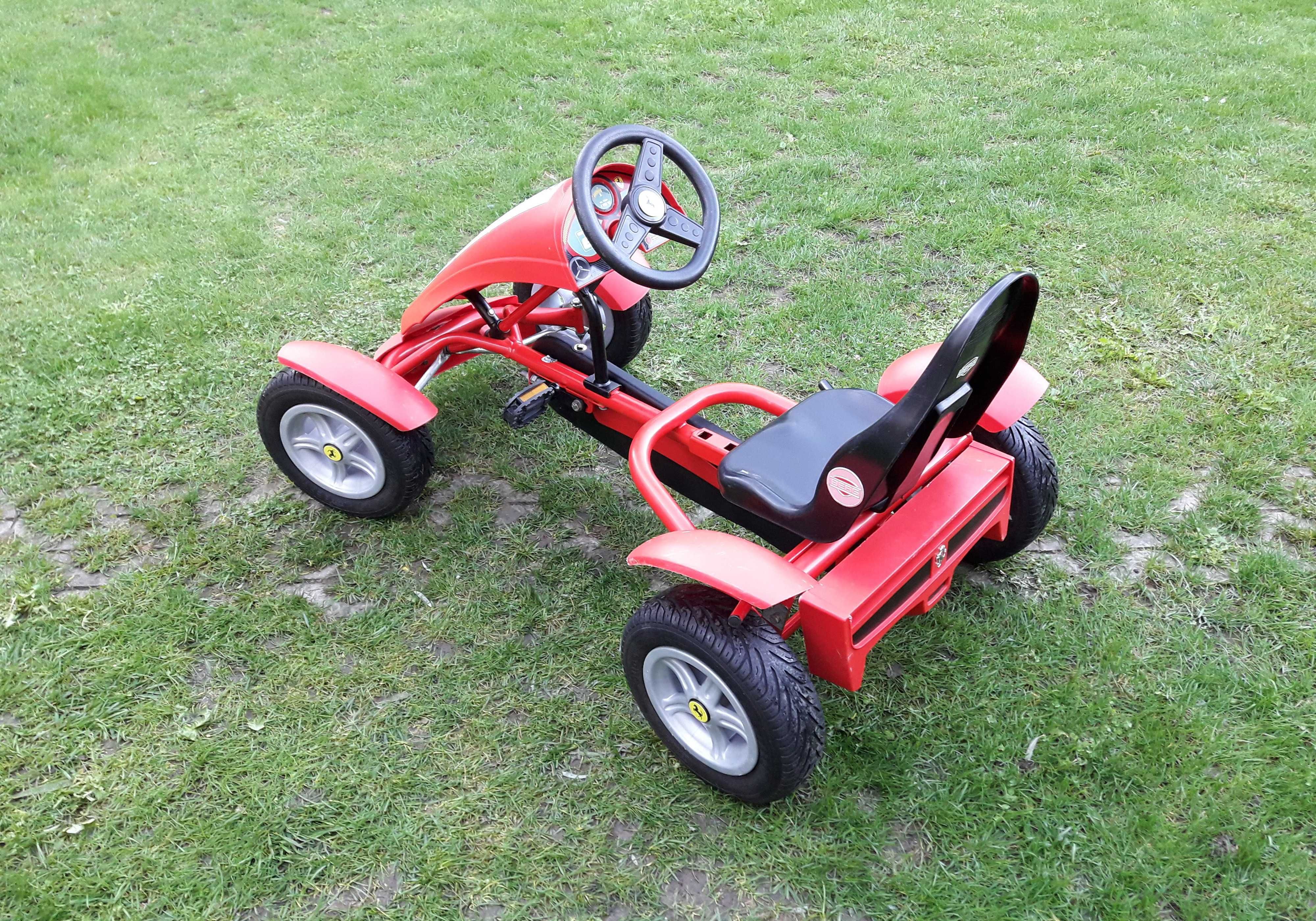 Cart (Kart) cu pedale copii/adulți BERG Ferrari Racer - roșu