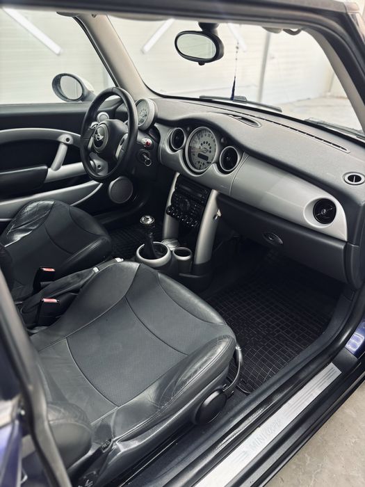 MINI COOPER 1.6 benzina 2004 clima stare foarte buna