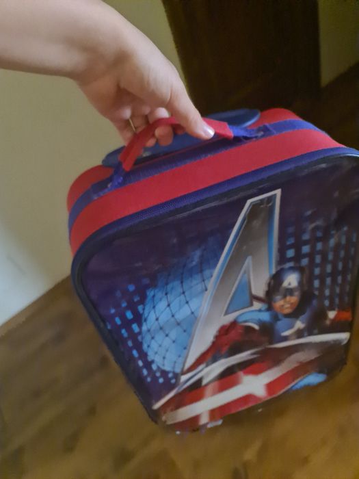 Troller cu capitanul America copii