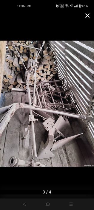 Scaun de trăsură vechi din anul 1902,plug, prășitoare,ralița și grapa