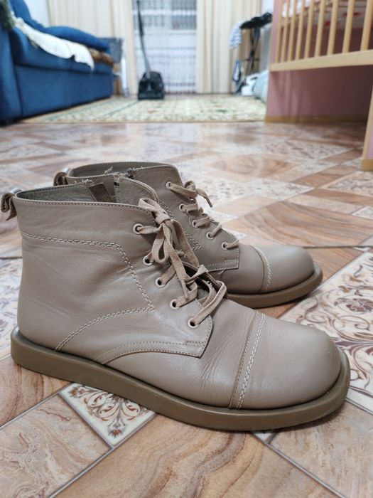 Продам кожанные сапоги размер 40 в отличном состоянии за 5000