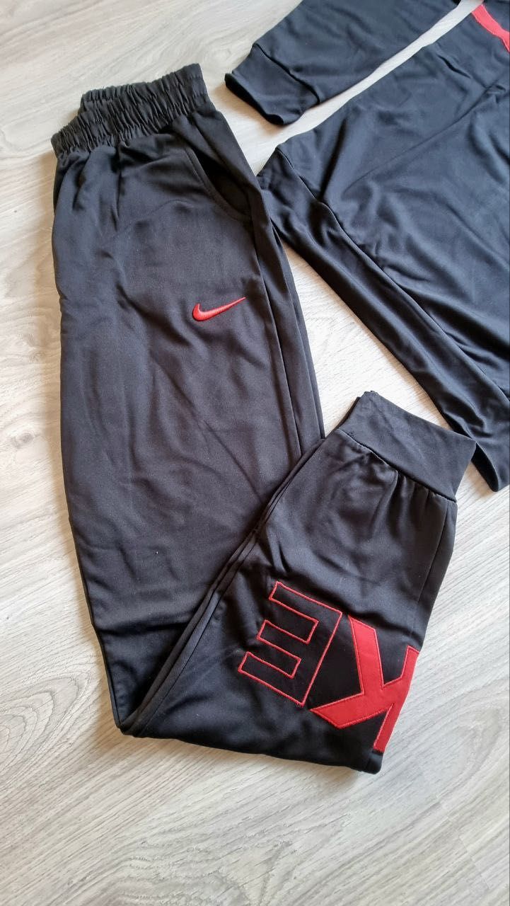 NIKE - Мъжки спортен екип