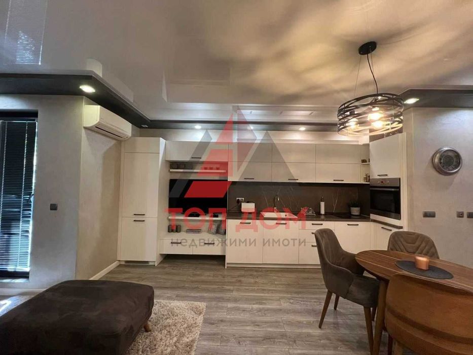 Тристаен ! Обзаведен ! Добро състояние ! Свободен !