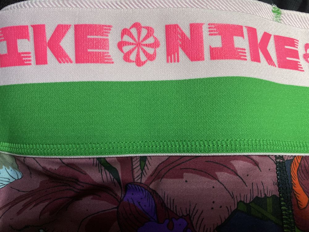 Тренировъчни дамски клин/шорти Nike -xs/m р-р