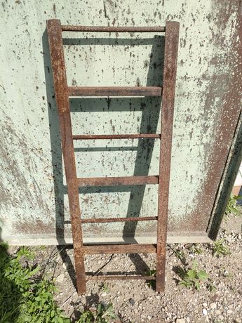 Лестница металлическая для хозяйственных нужд