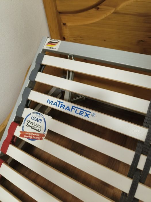 Pat lemn masiv cu somieră reglabila+saltea