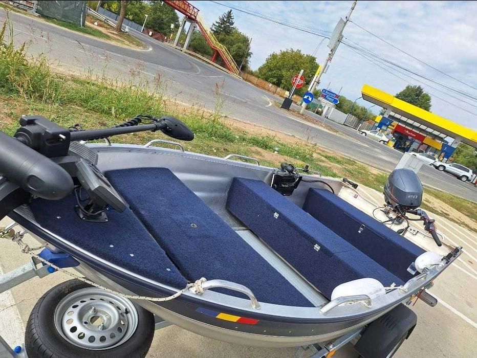 Barca cu motor Linder Sportman 400 si yamaha 25 cp