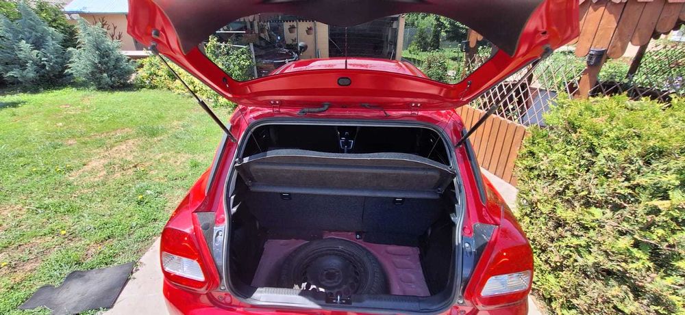 Vând mașină marca Suzuki