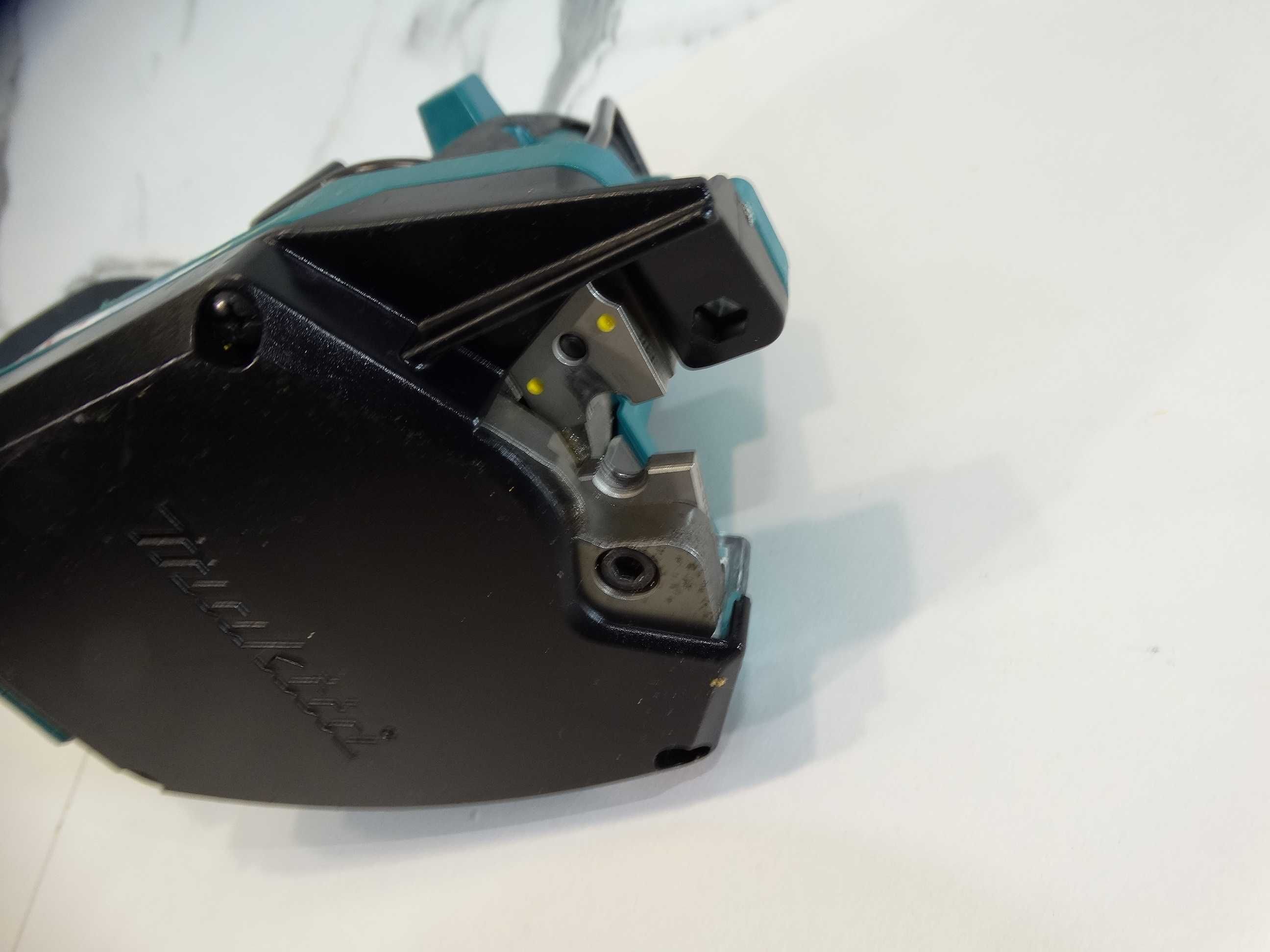Makita DSC 102 - Машина за рязане на шпилки