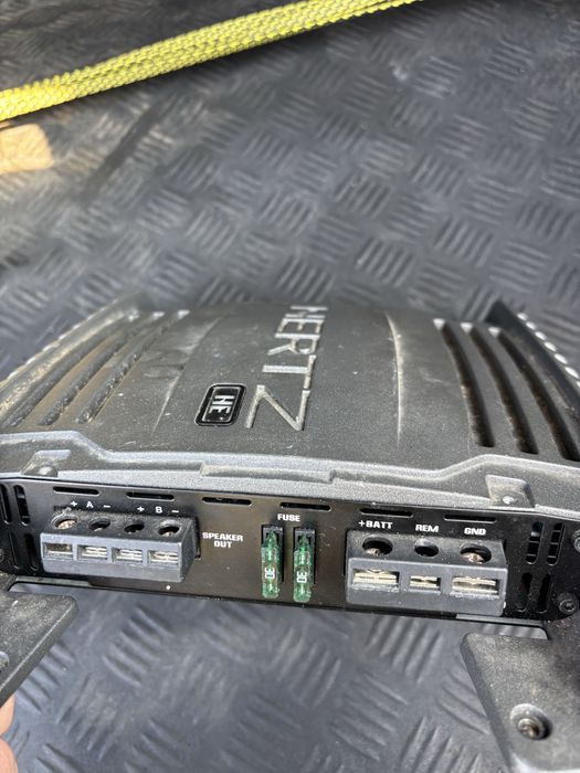Amplificator hertz mono 800w rms